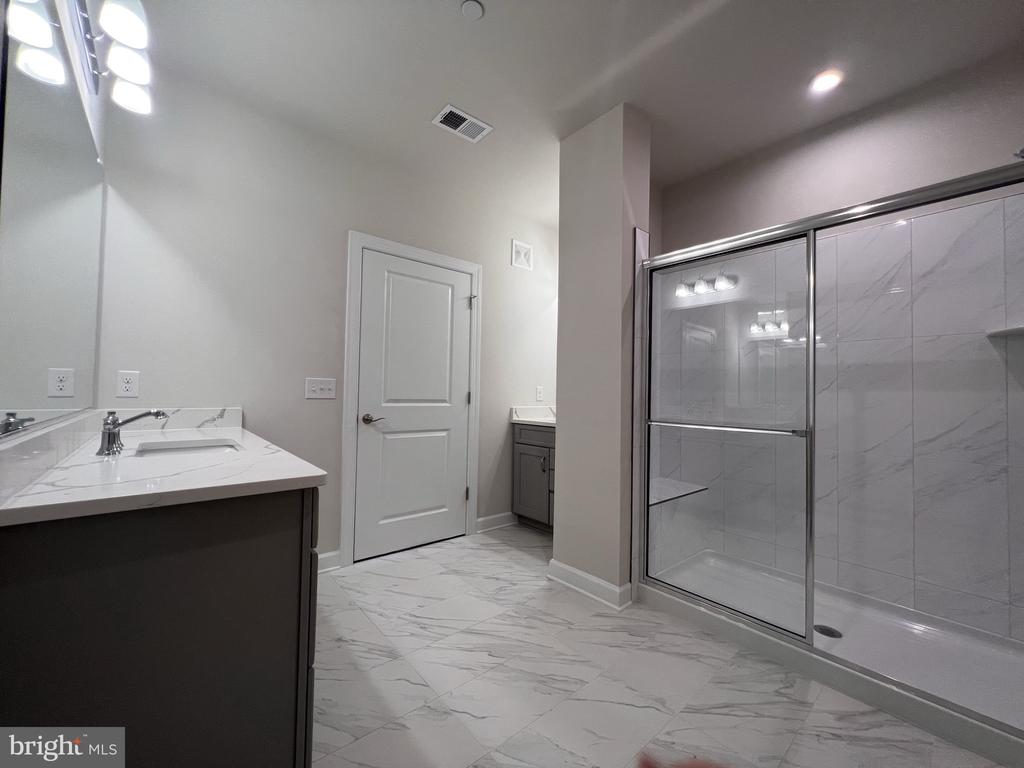 3927 FAIR RIDGE DRIVE 506