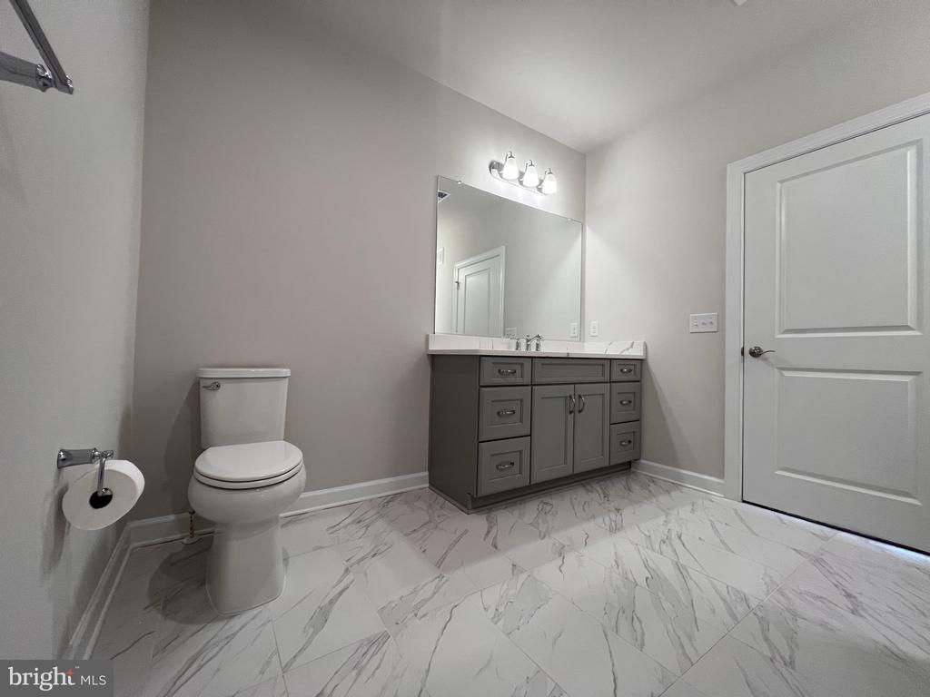 3927 FAIR RIDGE DRIVE 506