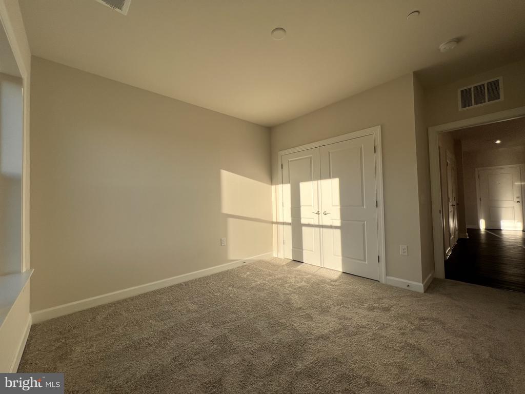 3927 FAIR RIDGE DRIVE 506