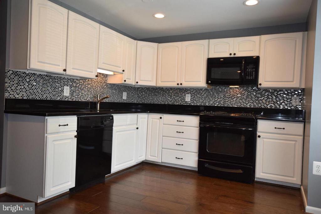 9426 CANDLEBERRY COURT
