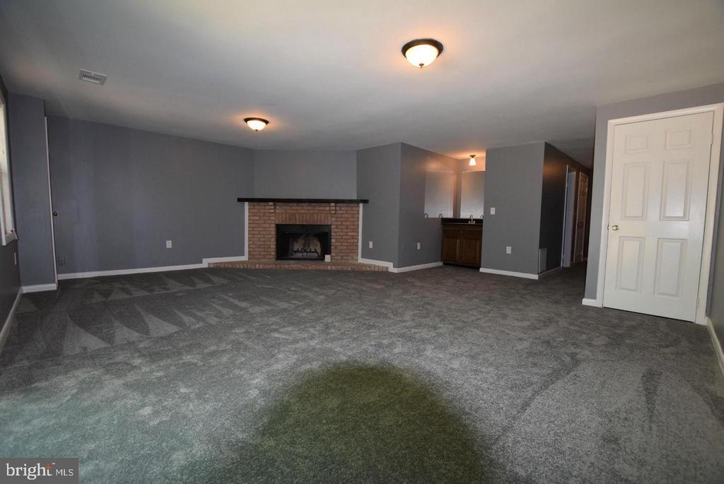 9426 CANDLEBERRY COURT