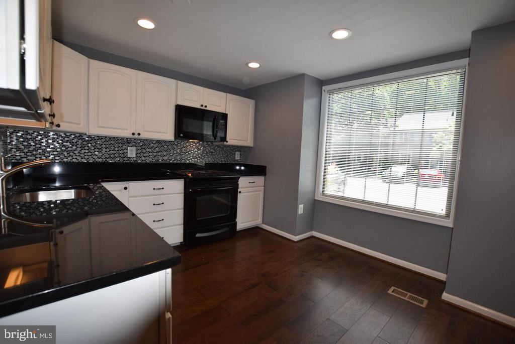 9426 CANDLEBERRY COURT