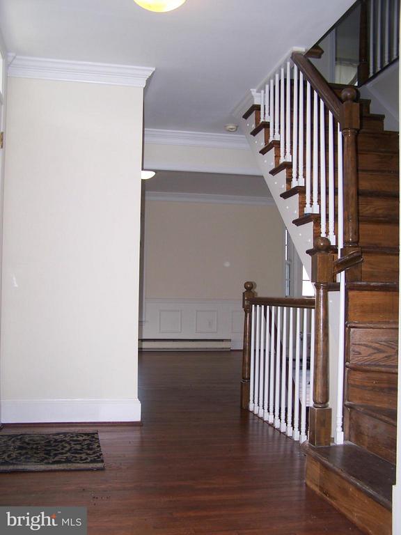 6434 EASTLEIGH COURT