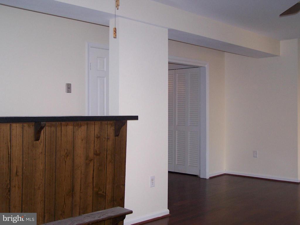 6434 EASTLEIGH COURT