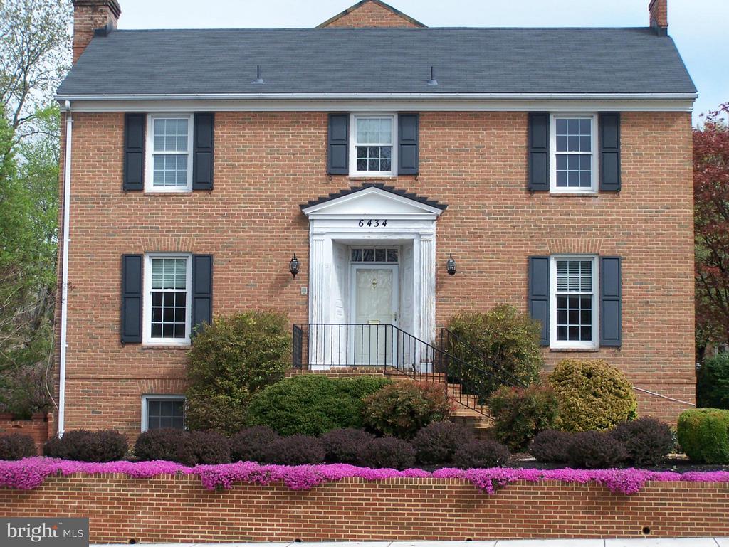 6434 EASTLEIGH COURT