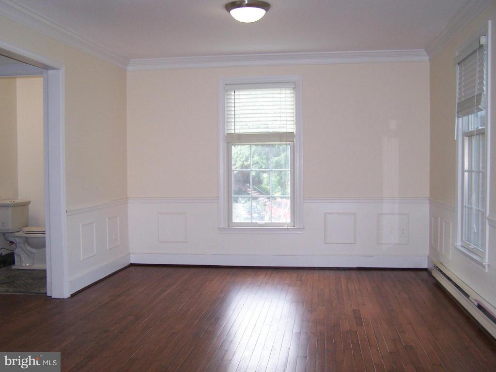 6434 EASTLEIGH COURT