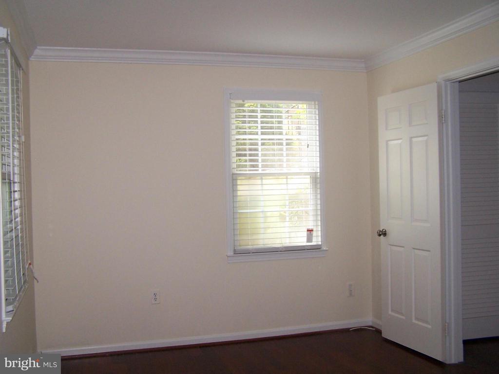 6434 EASTLEIGH COURT