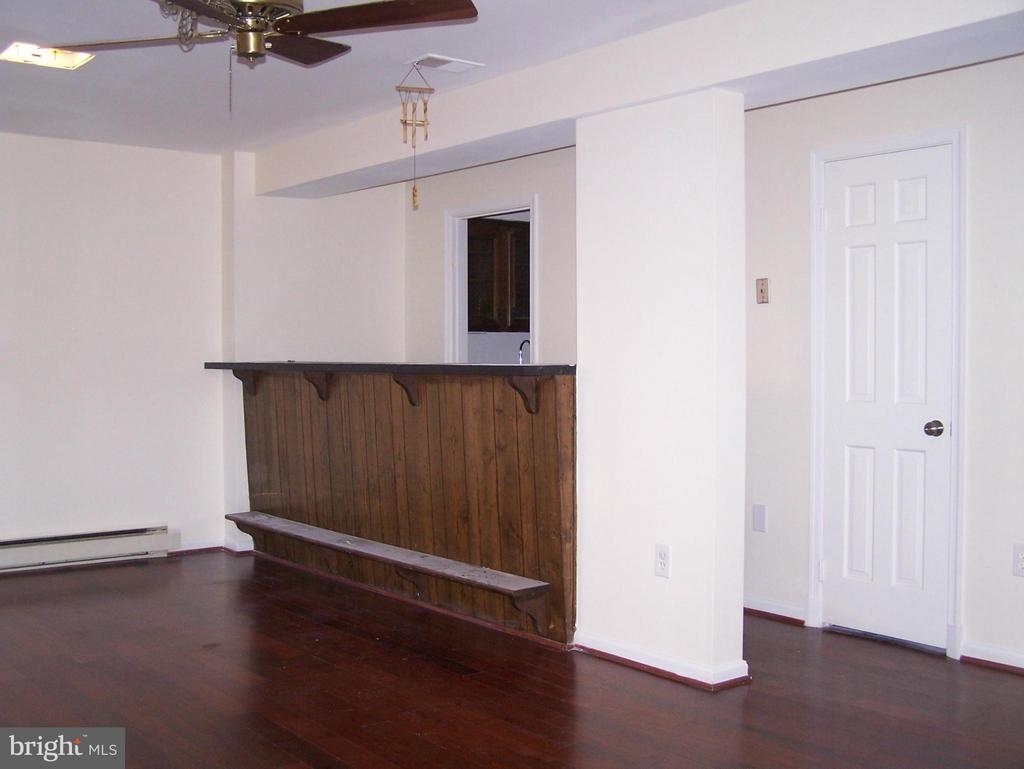 6434 EASTLEIGH COURT