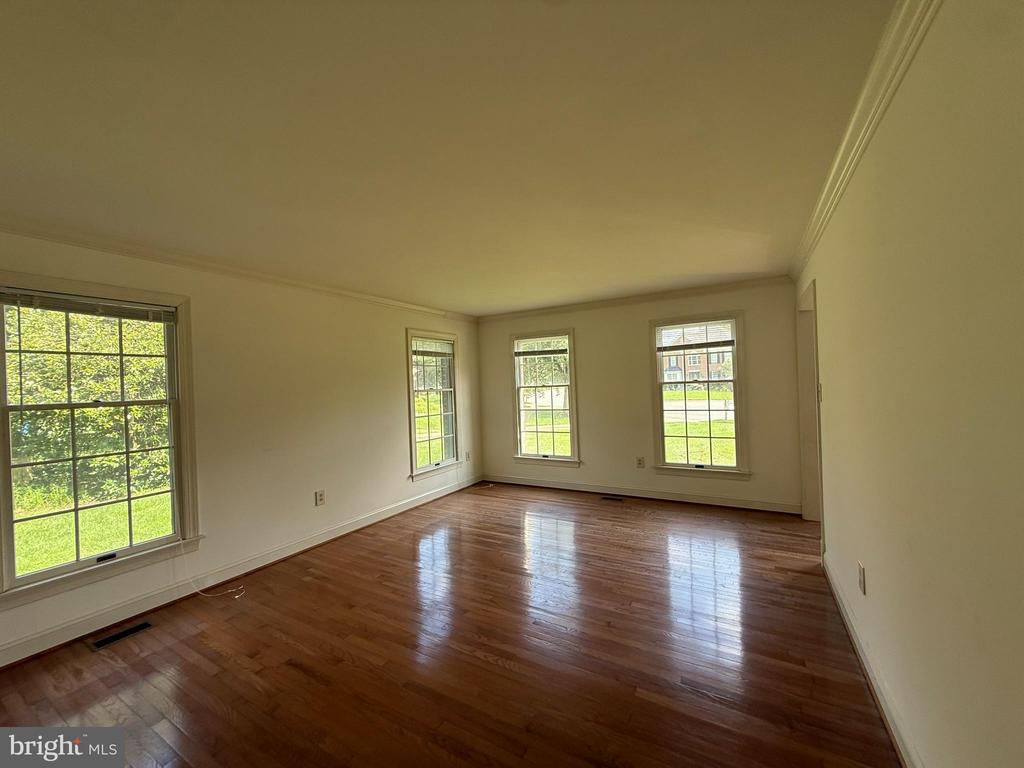 2501 HALTERBREAK COURT