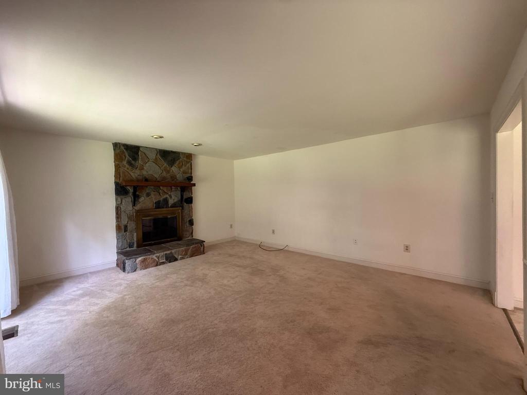 2501 HALTERBREAK COURT