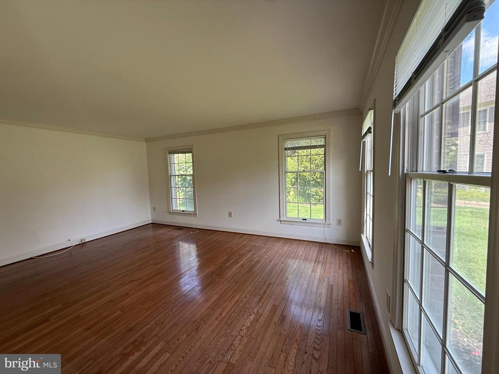 2501 HALTERBREAK COURT