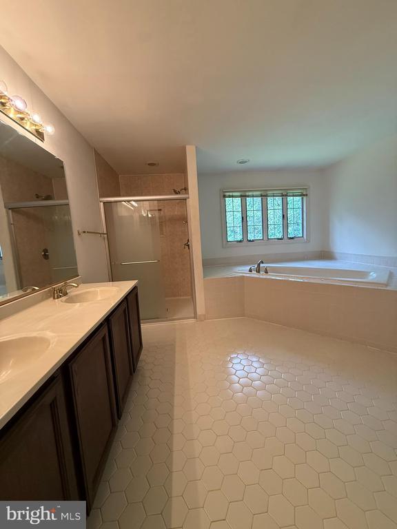 2501 HALTERBREAK COURT