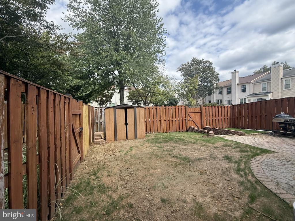 6269 WALKERS CROFT WAY
