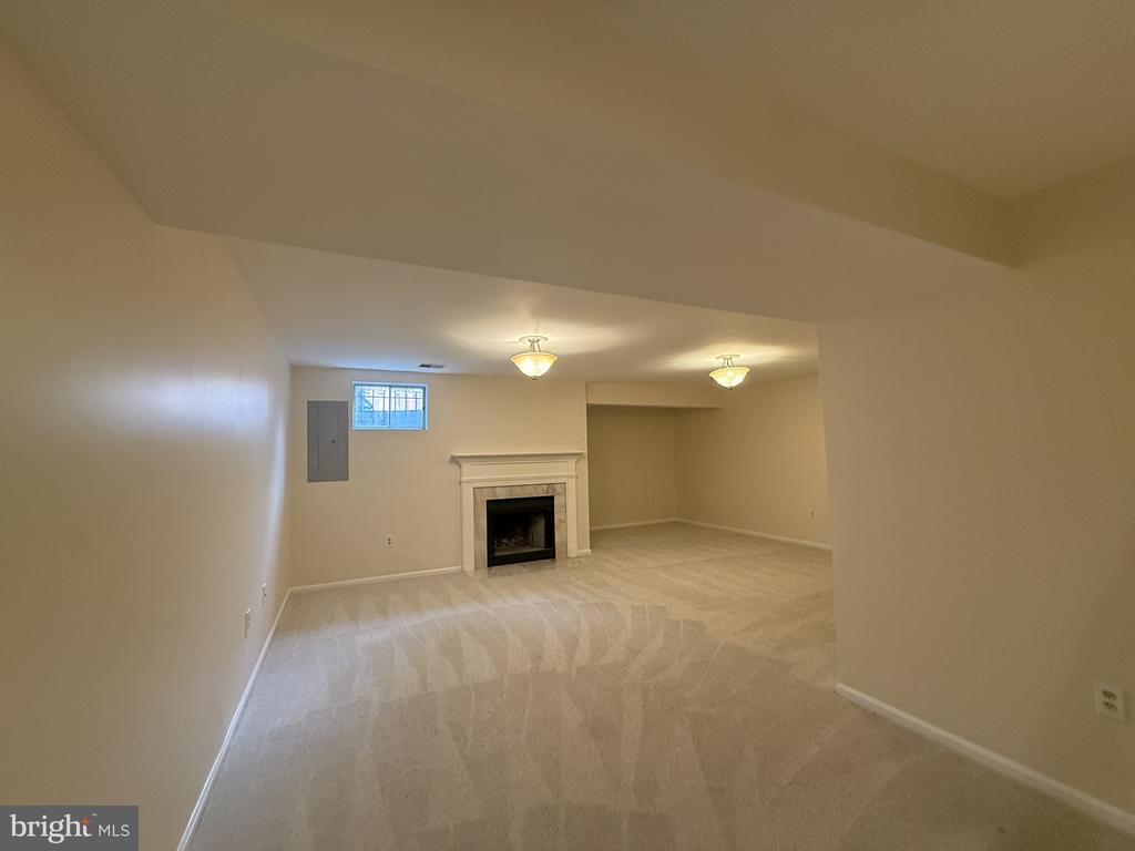 6269 WALKERS CROFT WAY