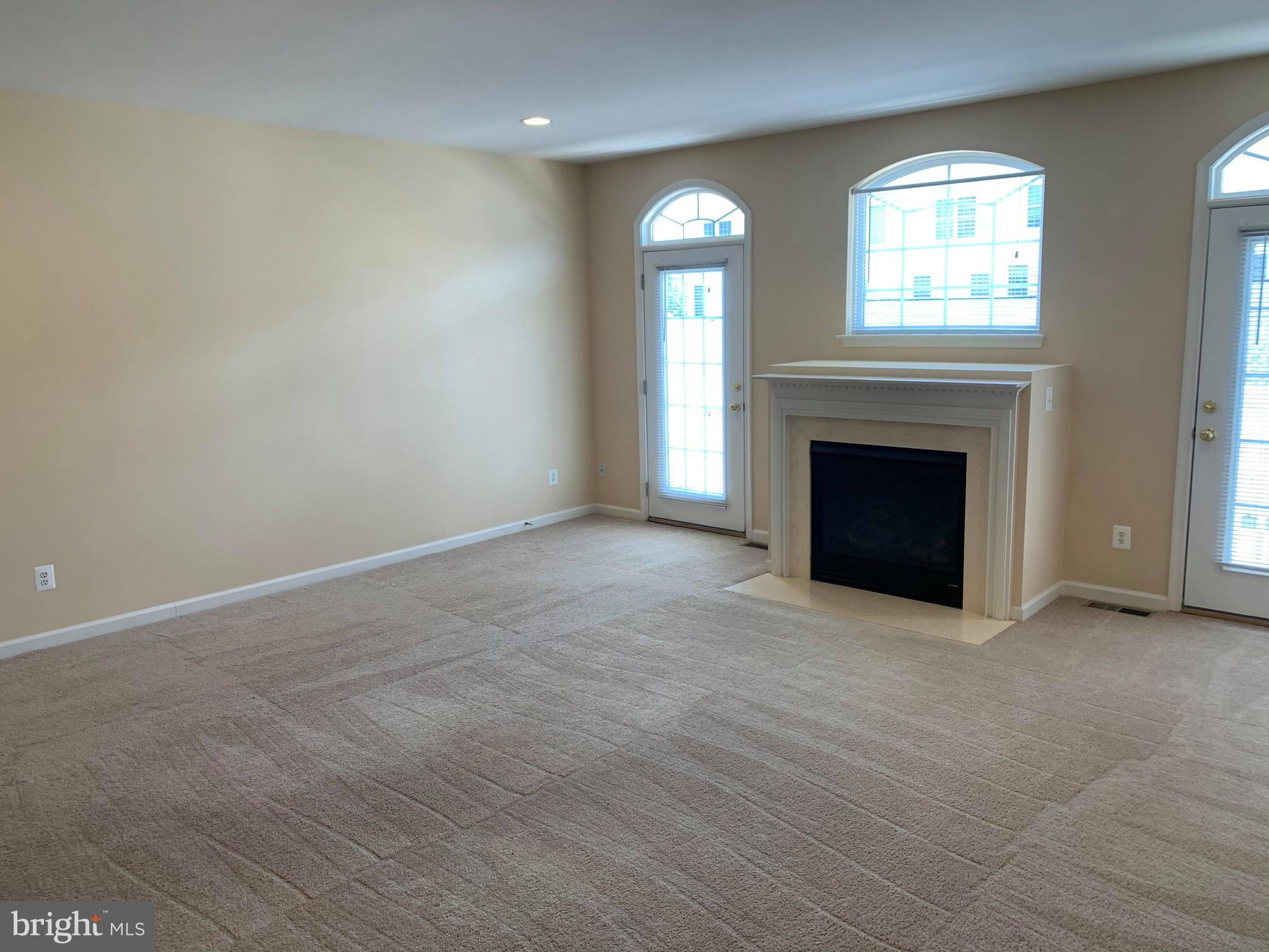 22952 ROSE QUARTZ SQUARE