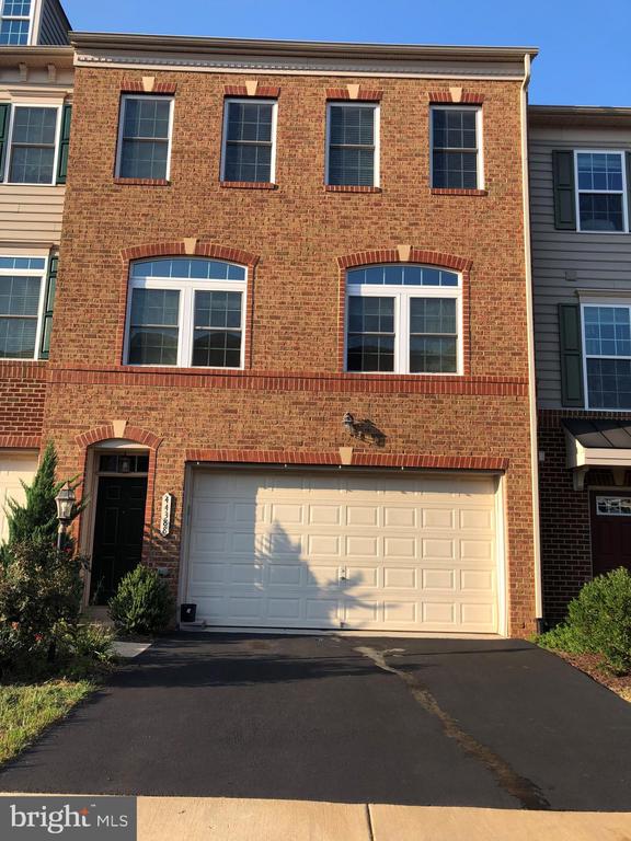 44388 FOXTHOM TERRACE