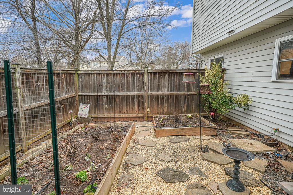 116 ELM TREE LANE