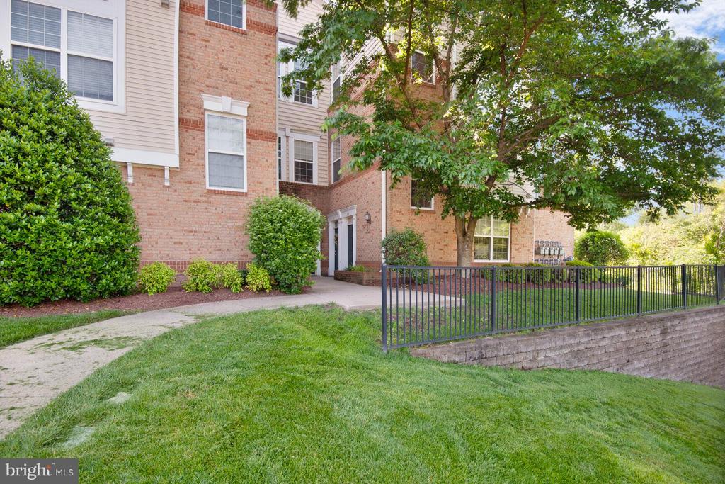 43415 MADISON RENEE TERRACE 120