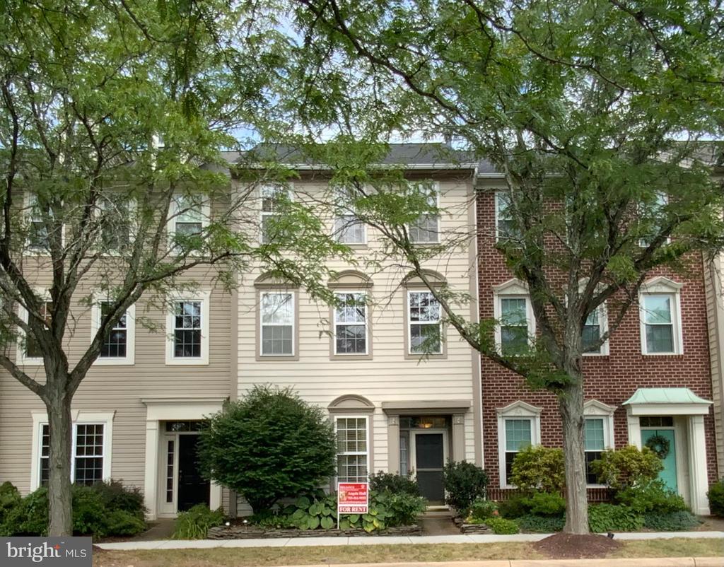 25491 GOVER DRIVE