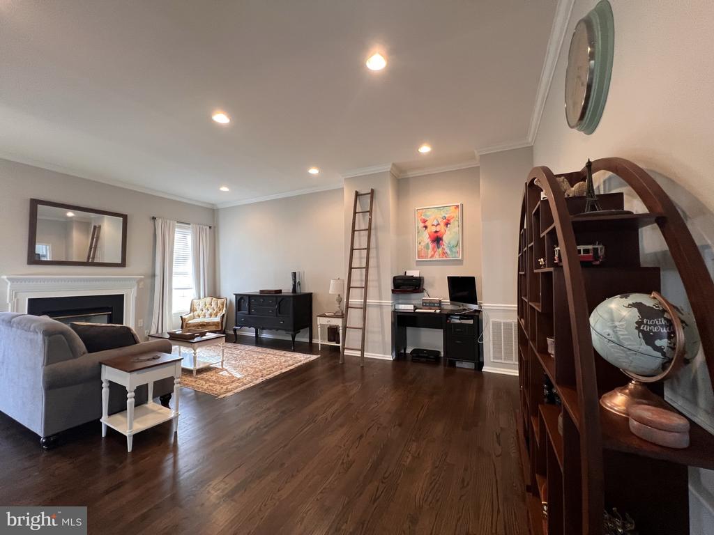 20709 RIPTIDE SQUARE