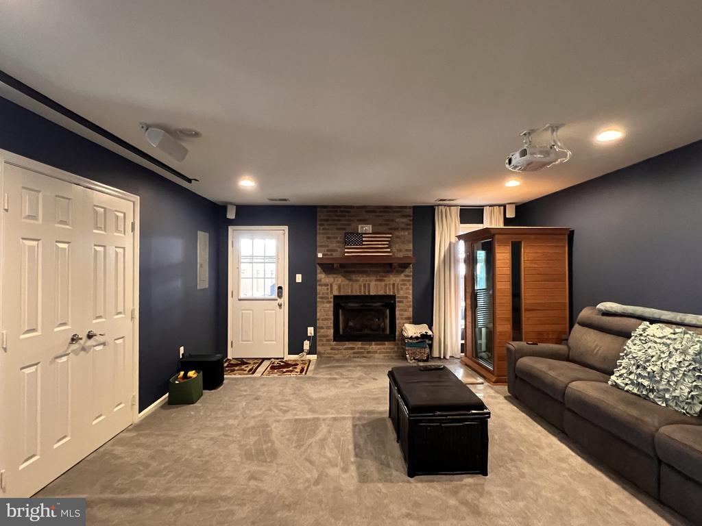 20709 RIPTIDE SQUARE