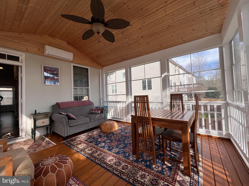 20709 RIPTIDE SQUARE