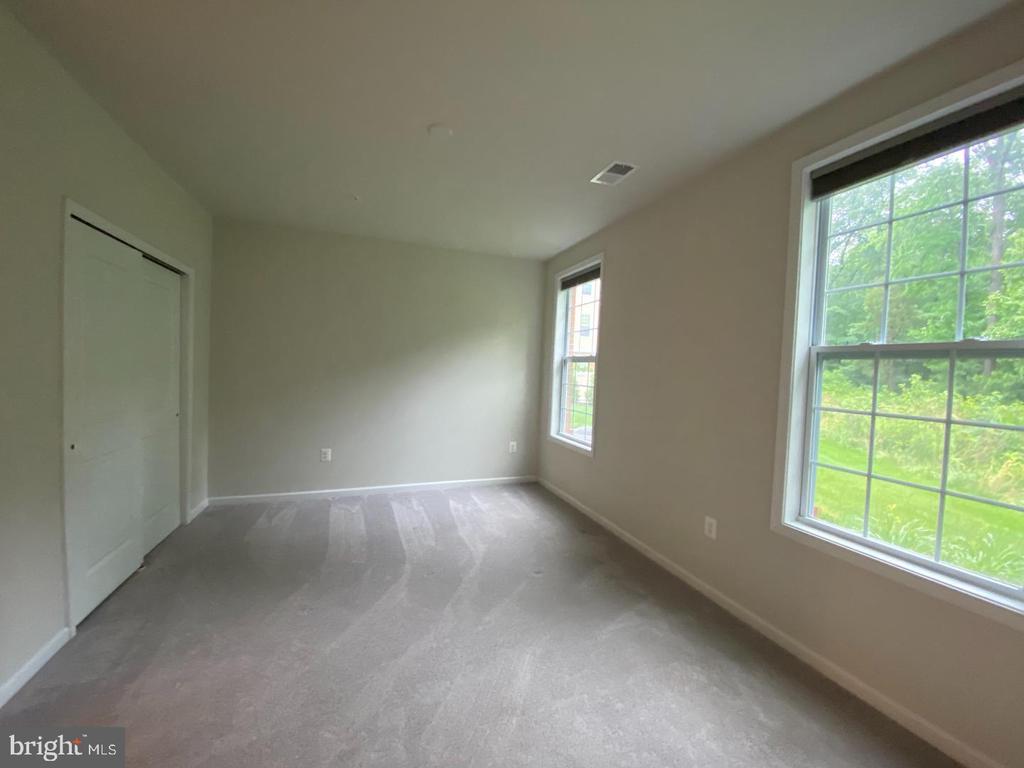 23215 MILLTOWN KNOLL SQUARE 102