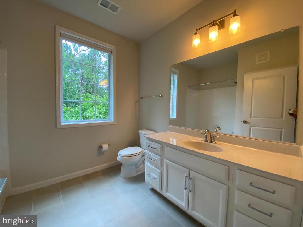 23215 MILLTOWN KNOLL SQUARE 102