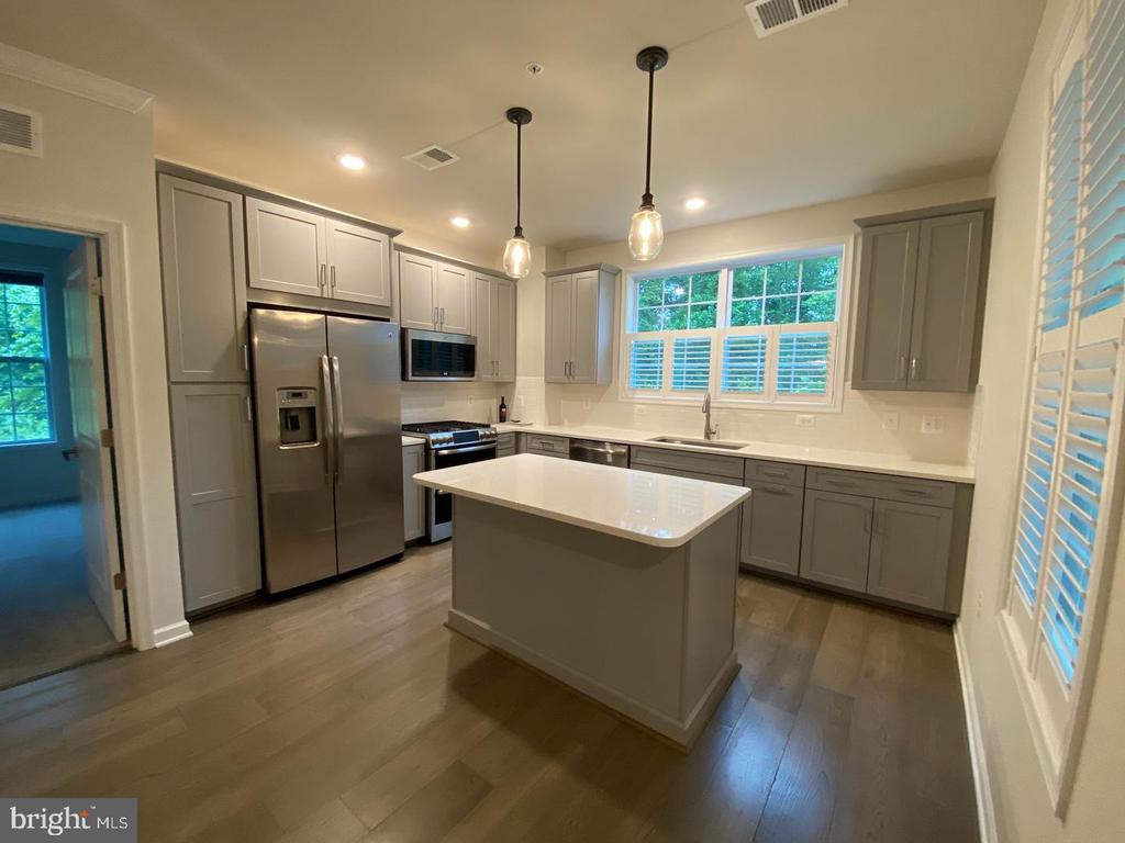 23215 MILLTOWN KNOLL SQUARE 102