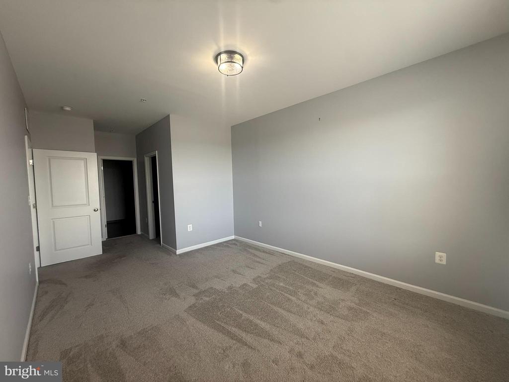 23315 MILLTOWN KNOLL SQUARE 104