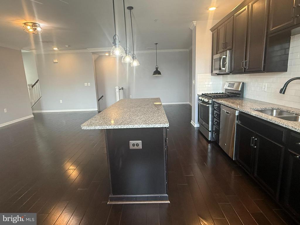 23315 MILLTOWN KNOLL SQUARE 104