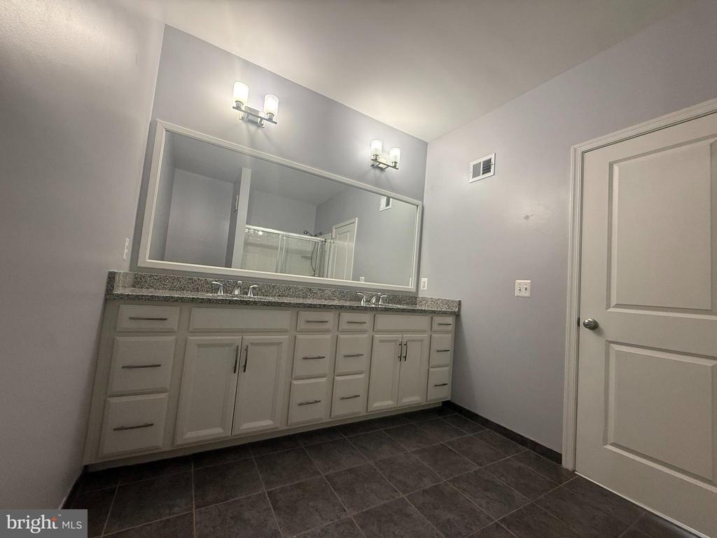 23315 MILLTOWN KNOLL SQUARE 104
