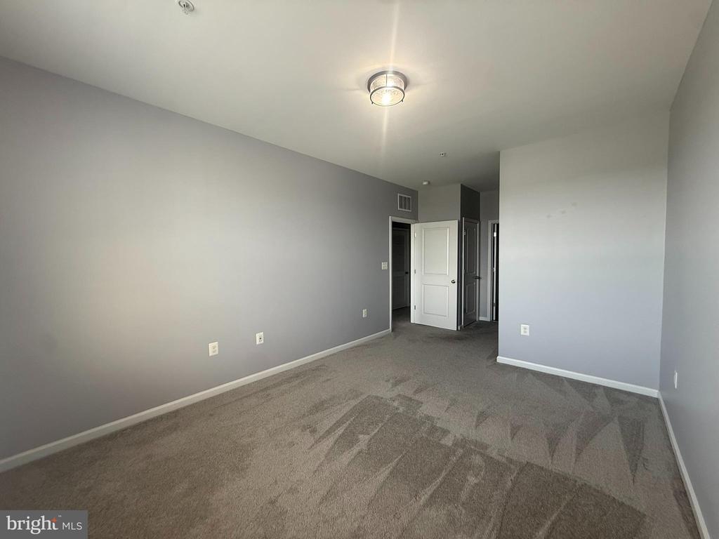 23315 MILLTOWN KNOLL SQUARE 104