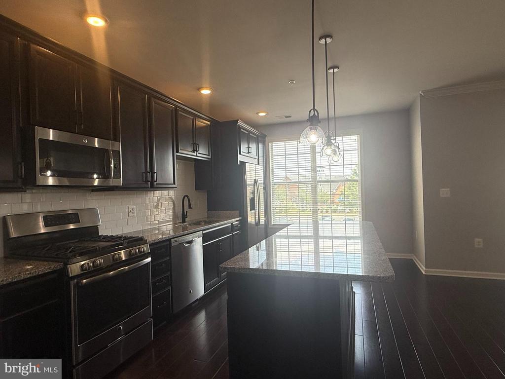 23315 MILLTOWN KNOLL SQUARE 104