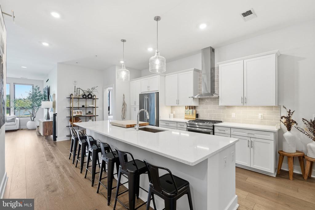 44691 WELLFLEET DRIVE Unit: 209