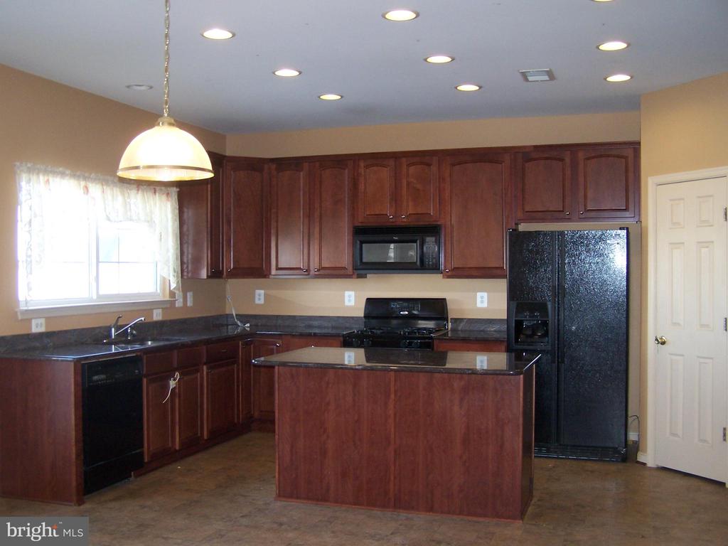 965 DEVONSHIRE CIRCLE