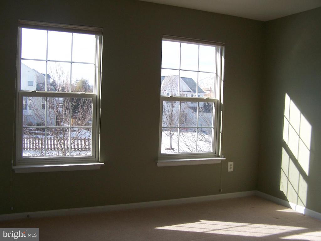 965 DEVONSHIRE CIRCLE