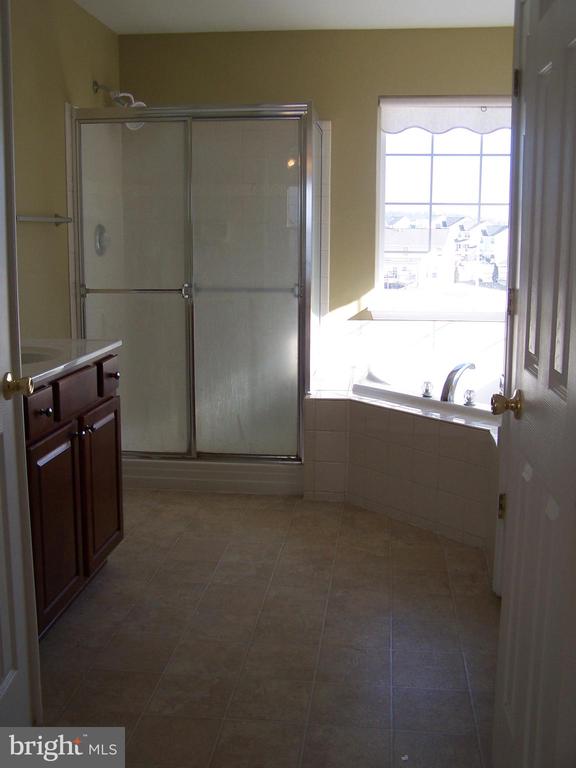 965 DEVONSHIRE CIRCLE