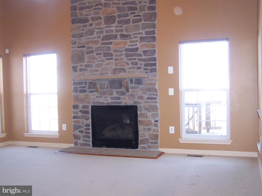 965 DEVONSHIRE CIRCLE