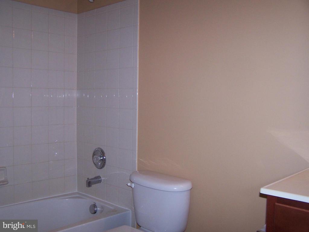 965 DEVONSHIRE CIRCLE
