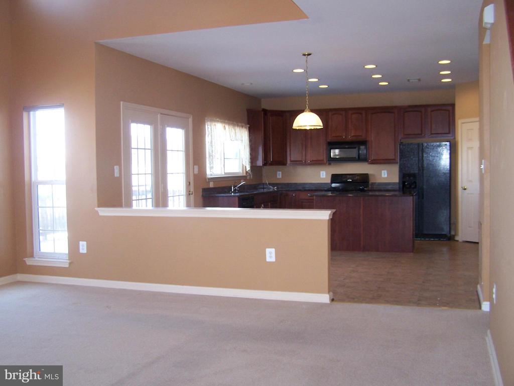965 DEVONSHIRE CIRCLE