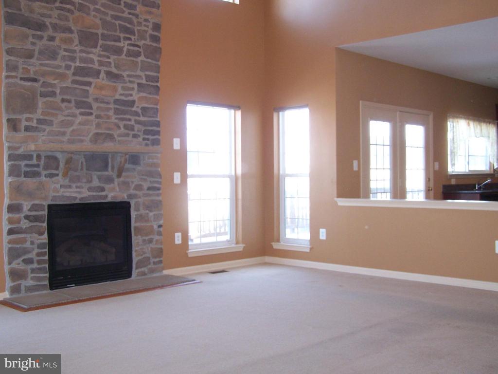 965 DEVONSHIRE CIRCLE
