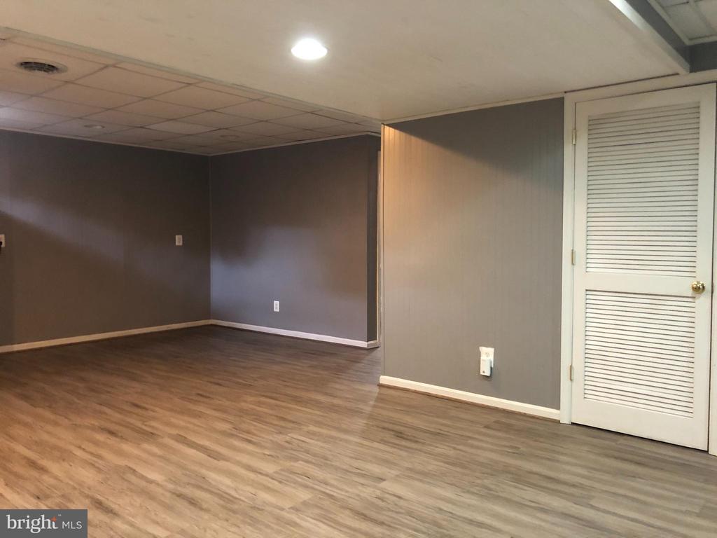 6921 CONLEY PLACE