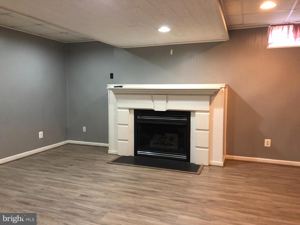 6921 CONLEY PLACE