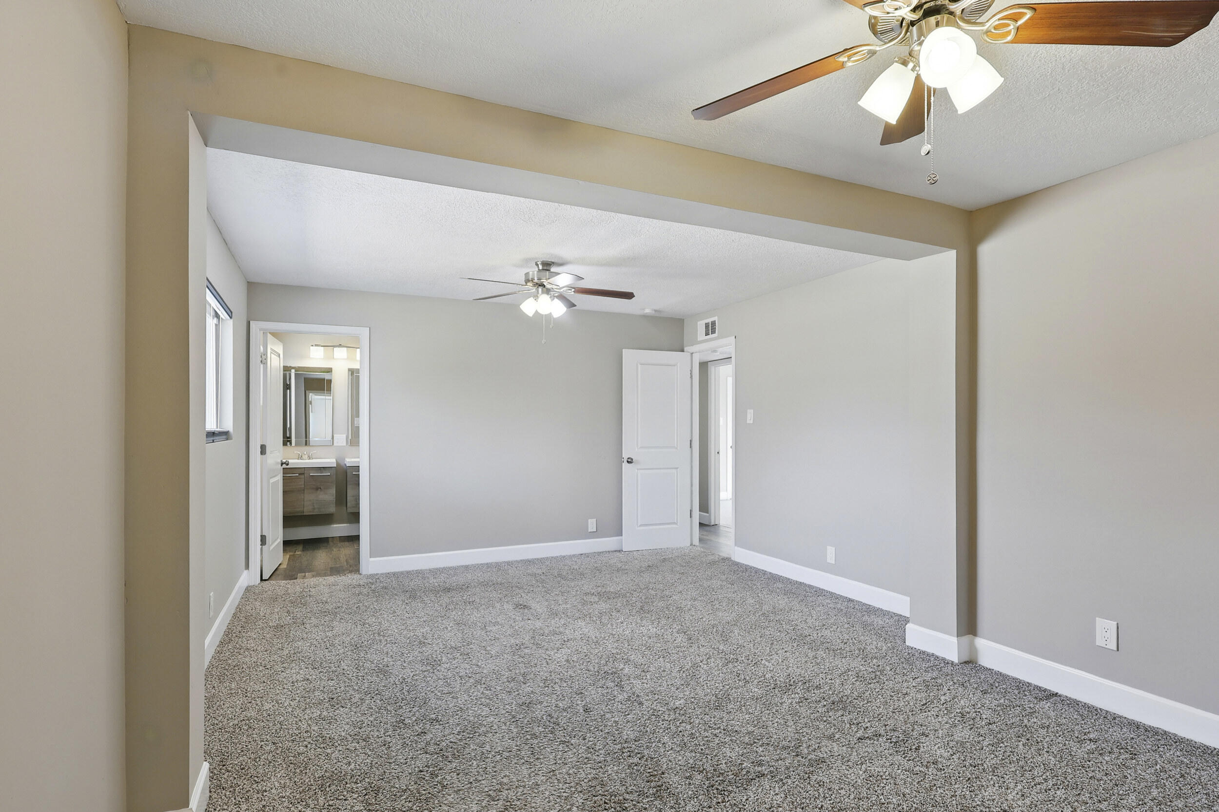 1308 Linda Court NW