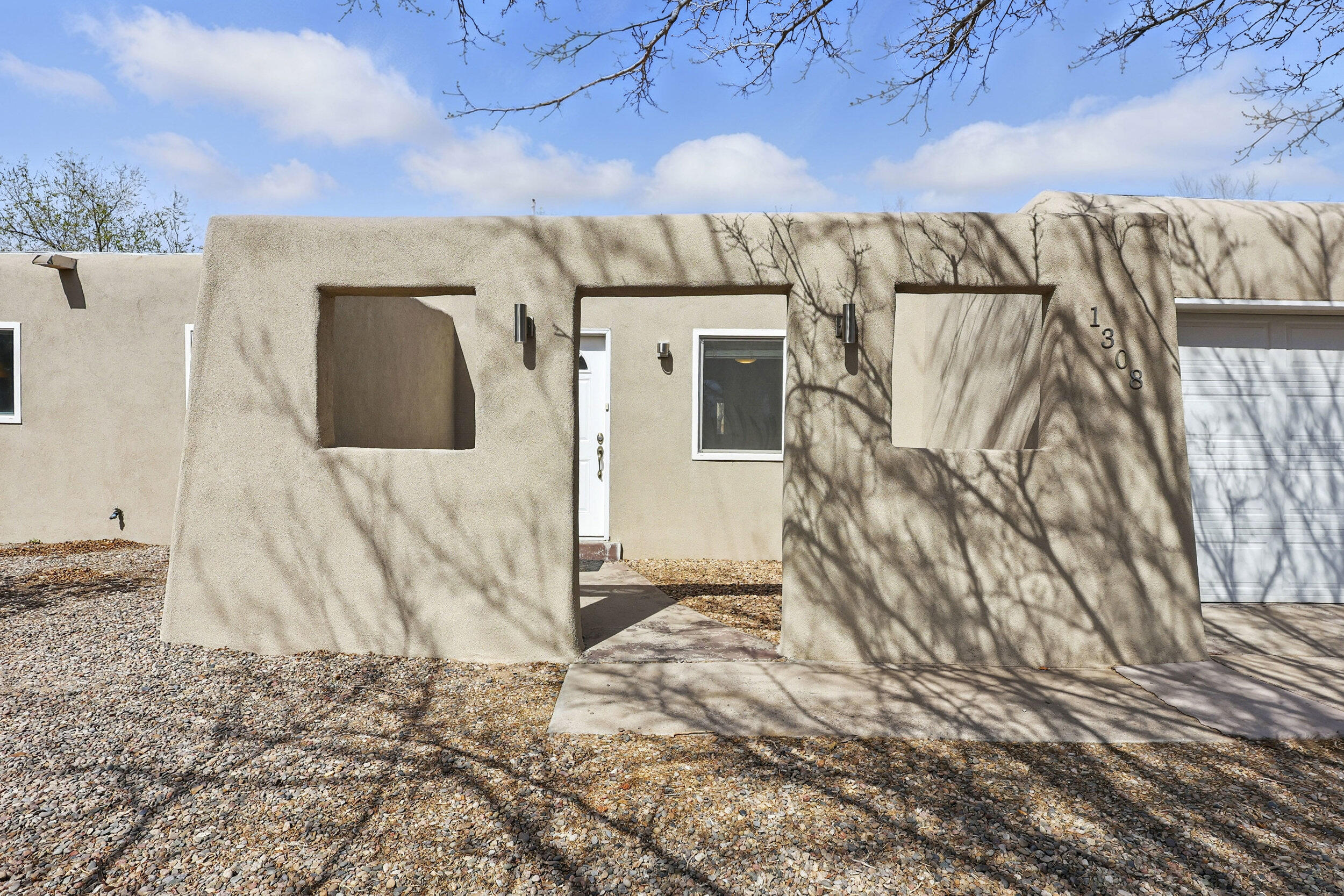 1308 Linda Court NW