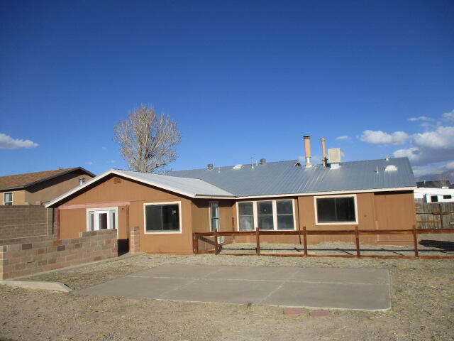 557 CHRISTINE Drive NE