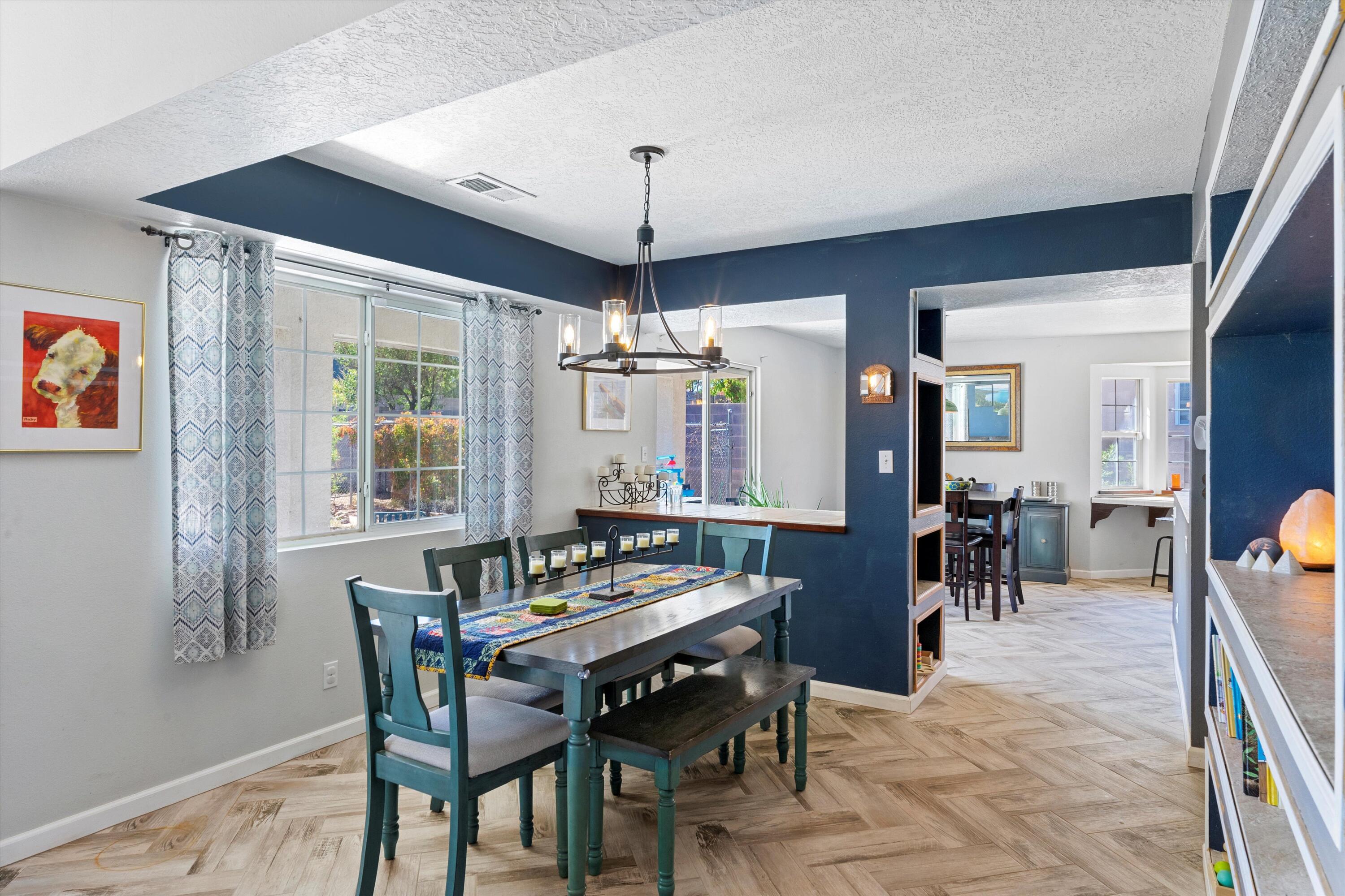 6968 ALBANY HILLS Drive NE