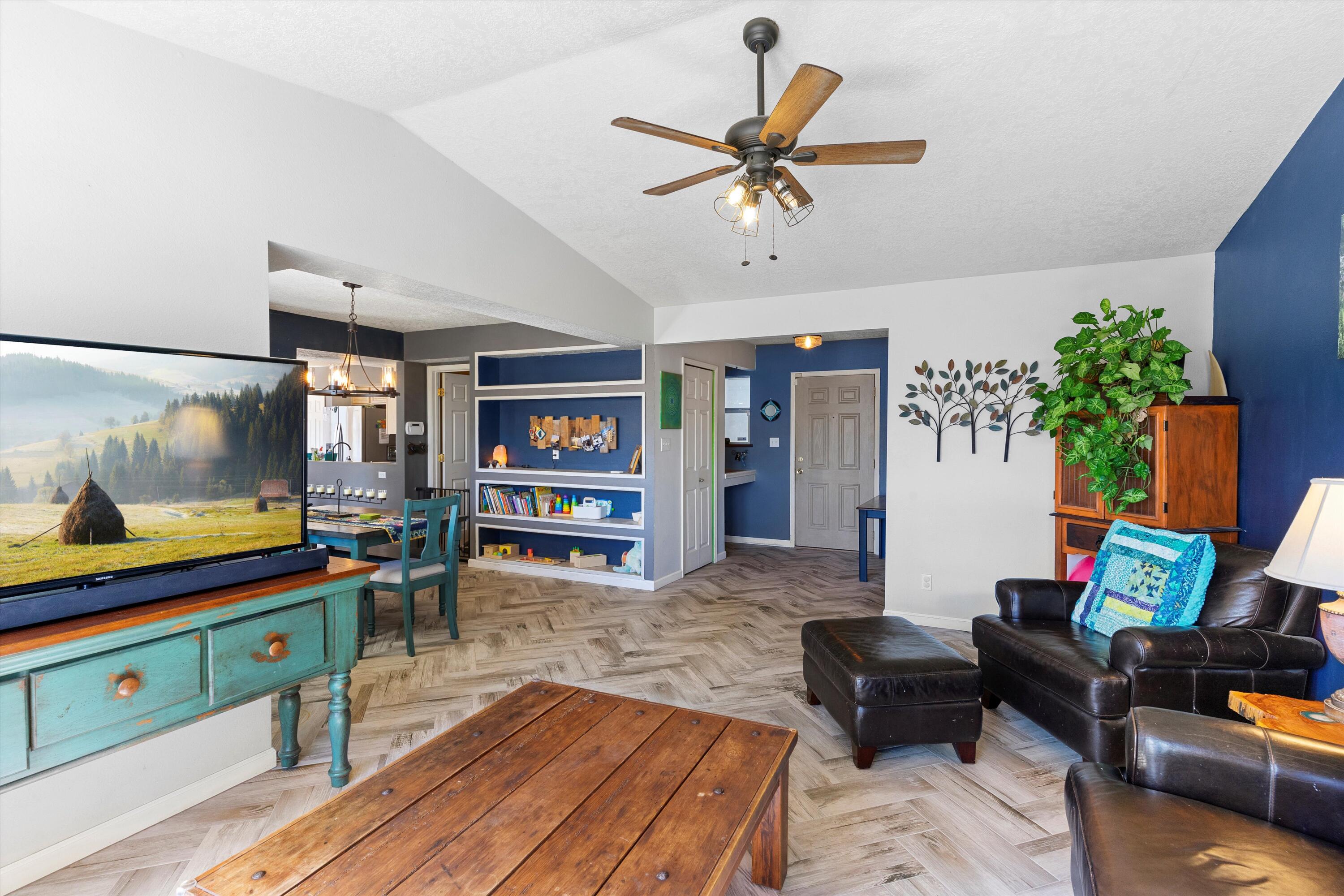 6968 ALBANY HILLS Drive NE