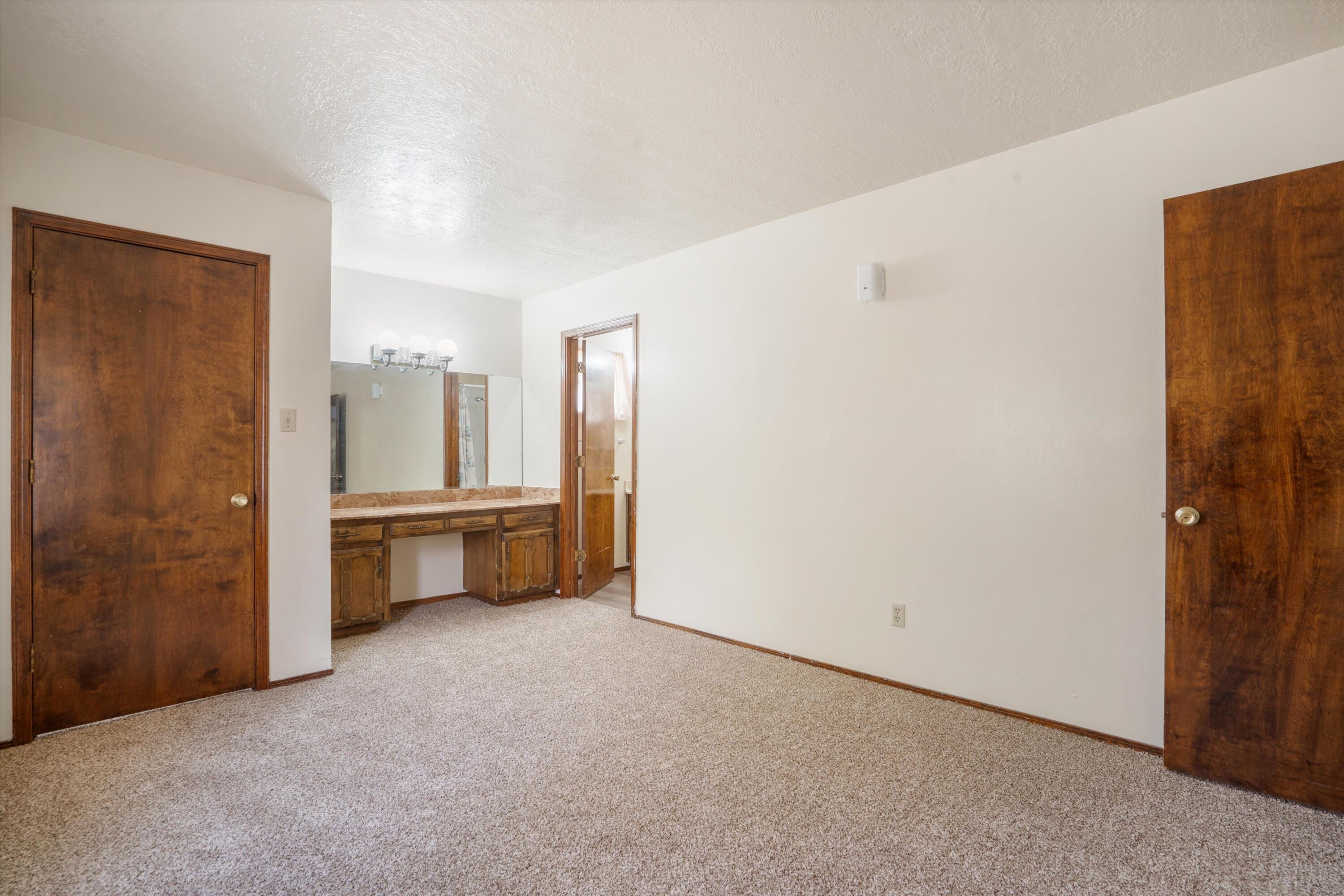 420 Regina Drive NW